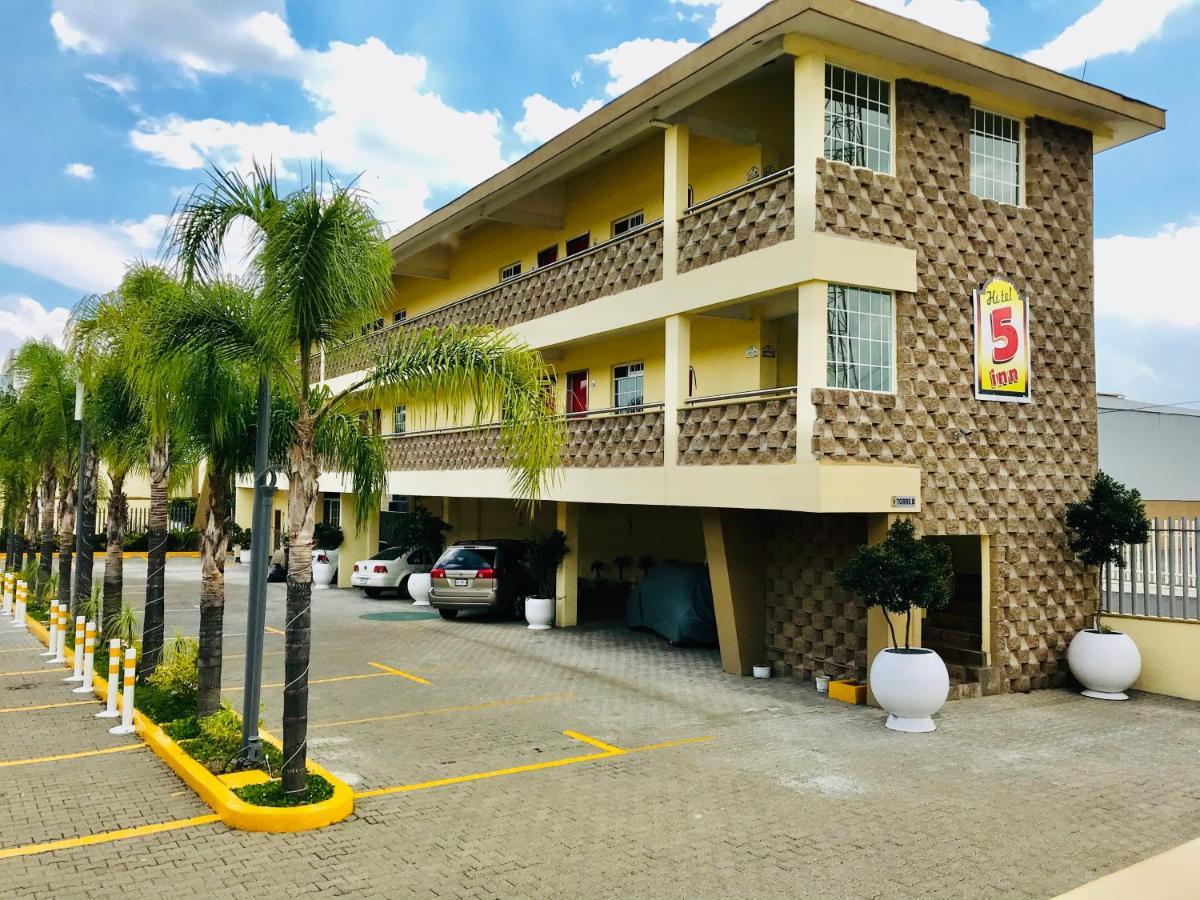 Hotel 5 Inn Silao Bagian luar foto