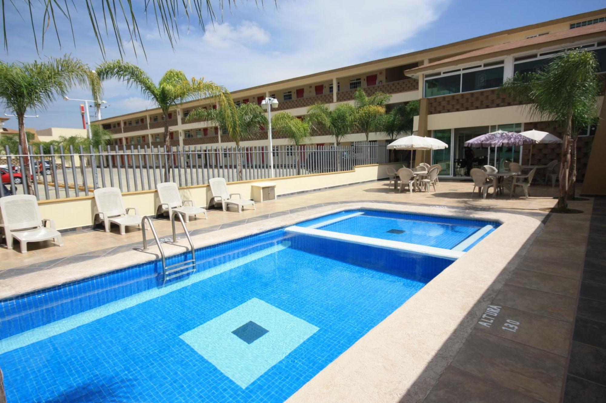 Hotel 5 Inn Silao Bagian luar foto