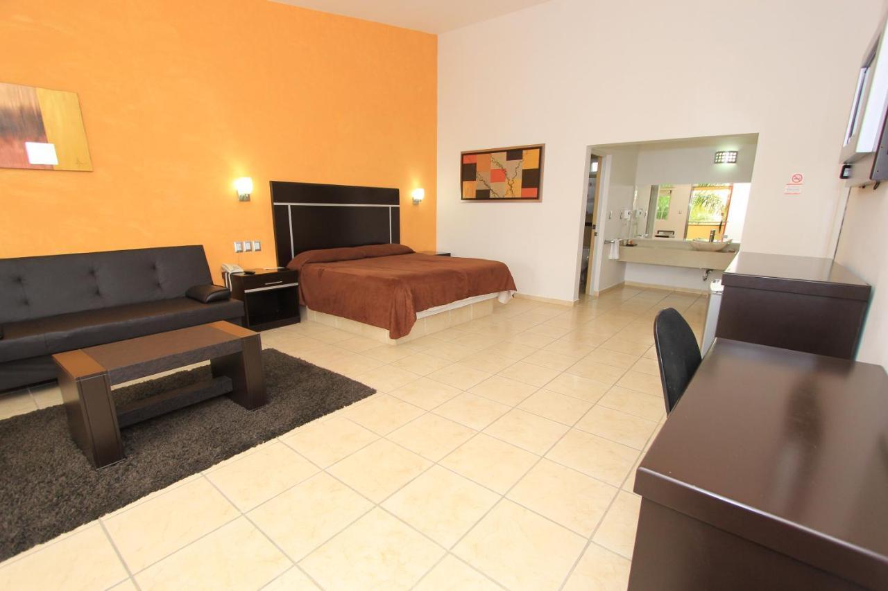Hotel 5 Inn Silao Bagian luar foto