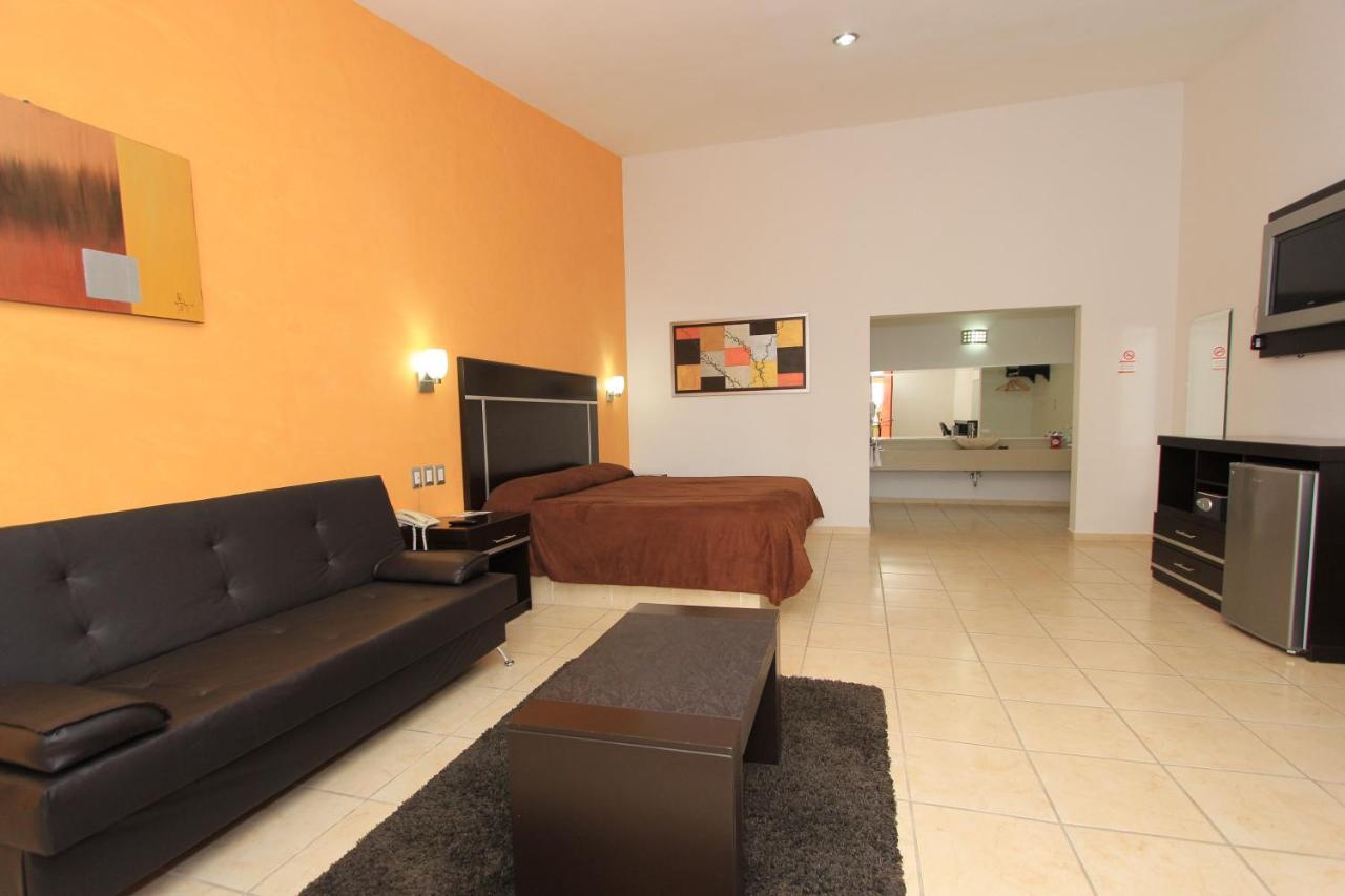 Hotel 5 Inn Silao Bagian luar foto