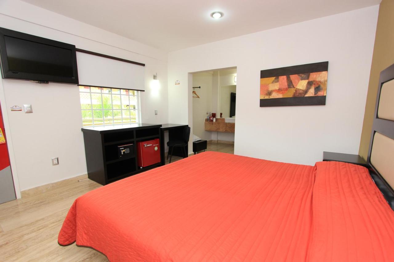Hotel 5 Inn Silao Bagian luar foto