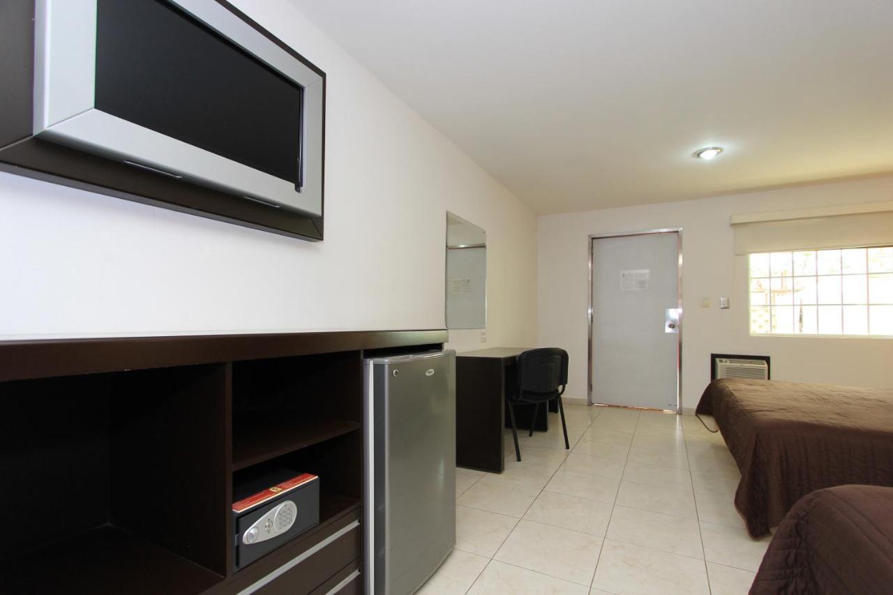Hotel 5 Inn Silao Bagian luar foto