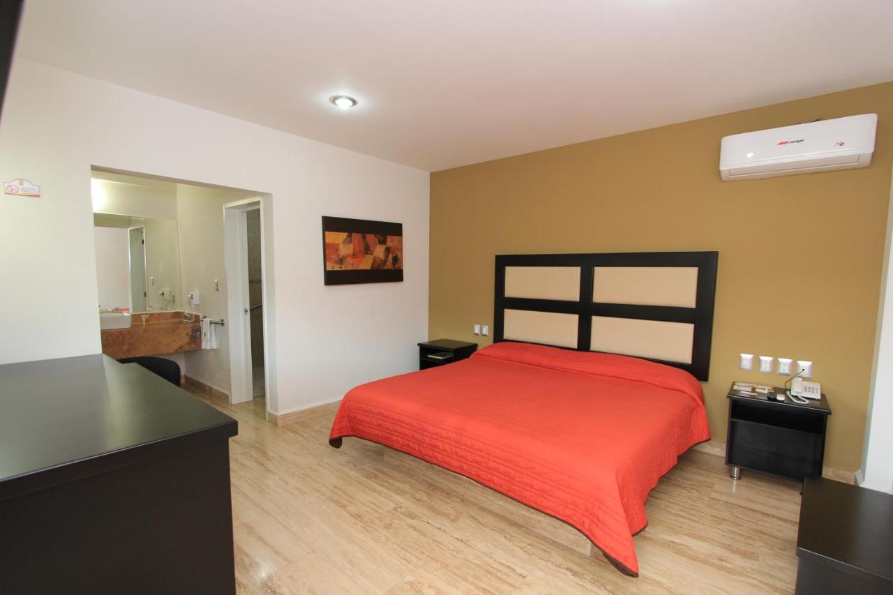 Hotel 5 Inn Silao Bagian luar foto