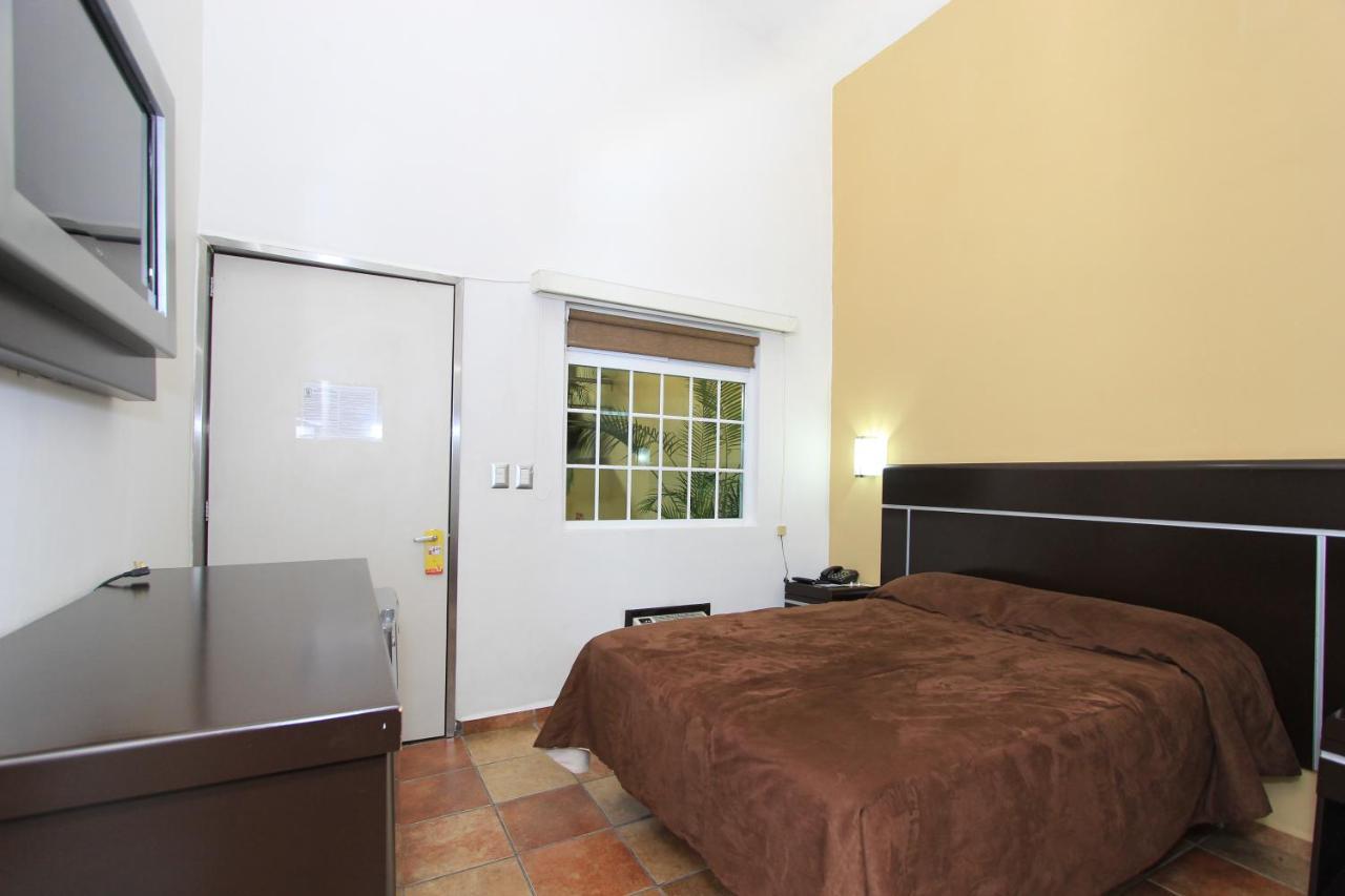 Hotel 5 Inn Silao Bagian luar foto
